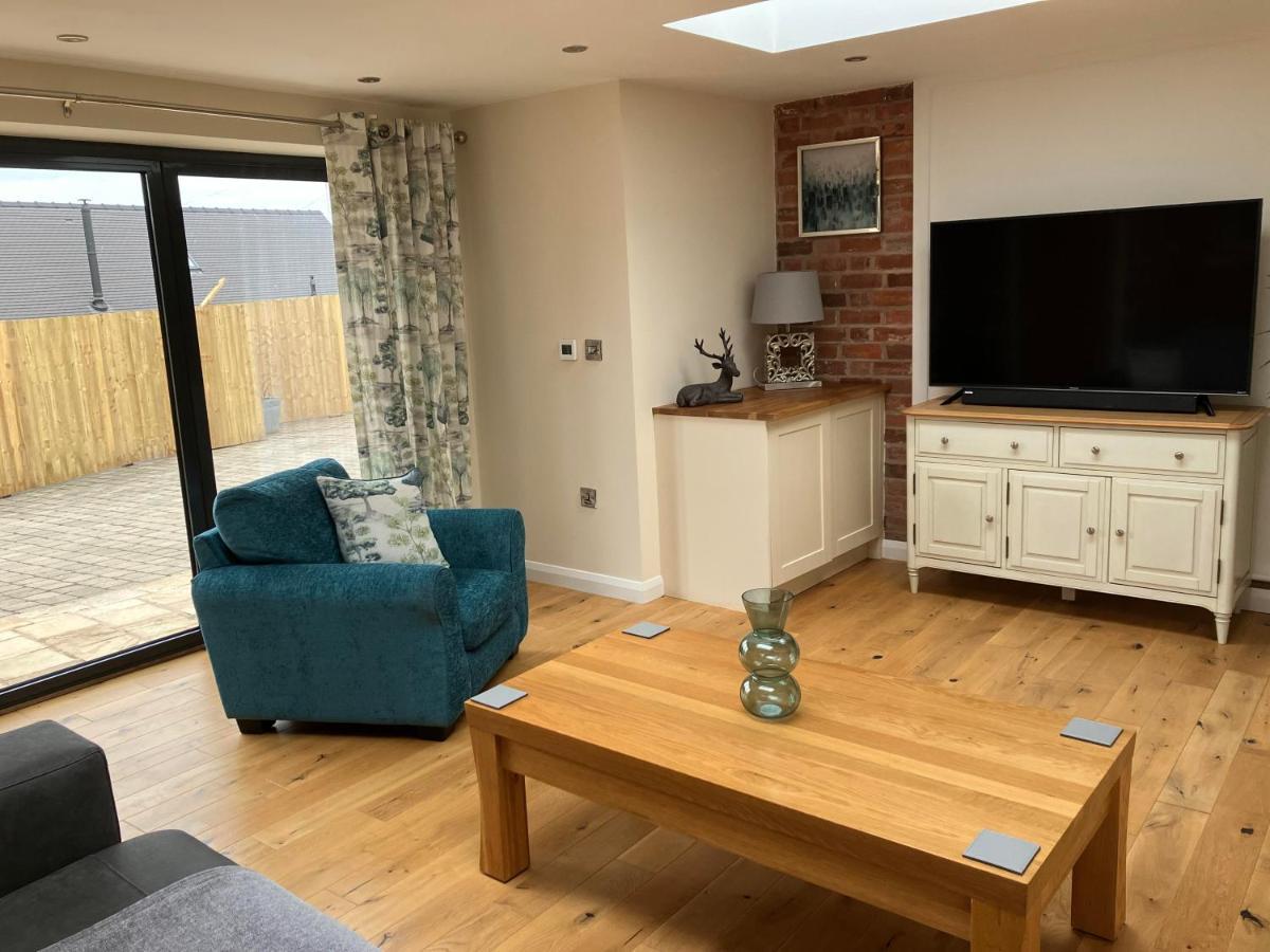Honeyberry Cottage -Part Of Alton Cottages Bagian luar foto