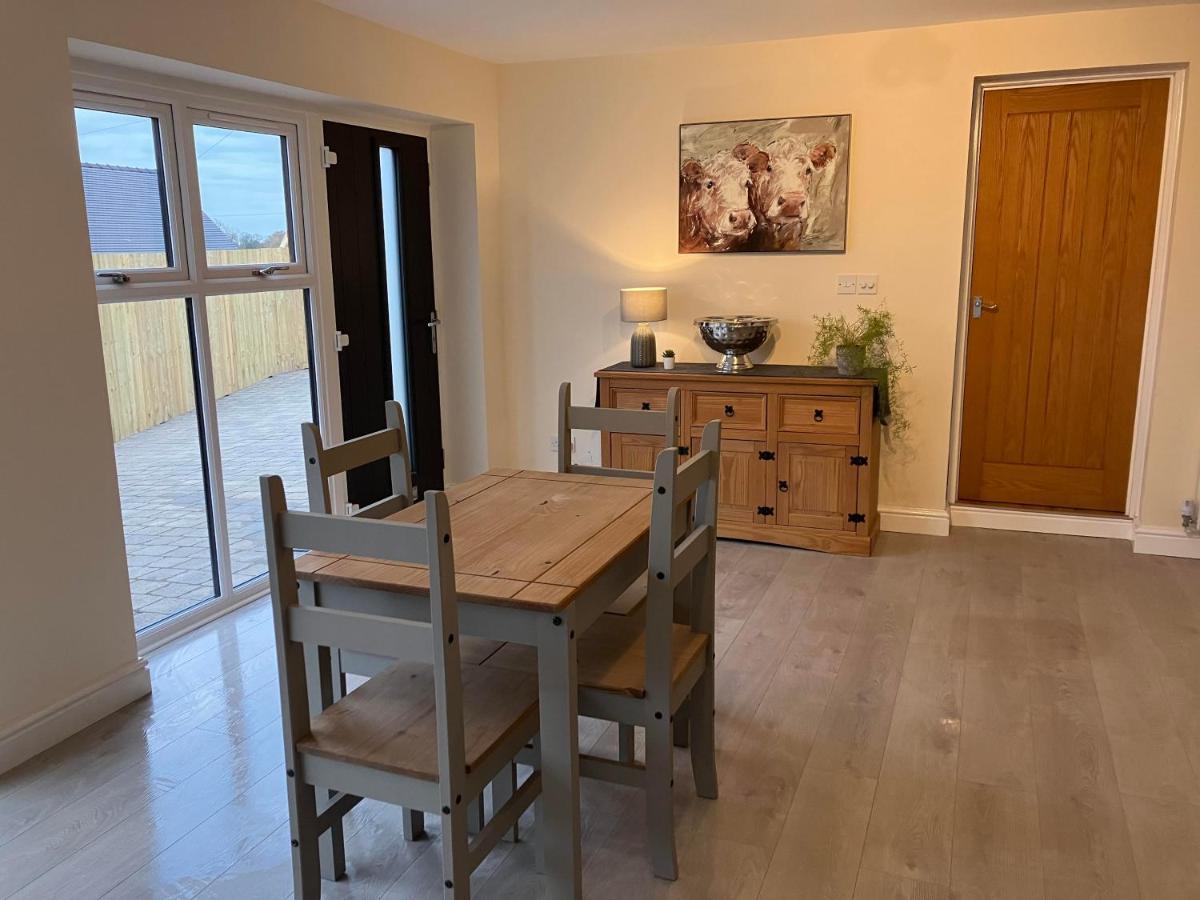 Honeyberry Cottage -Part Of Alton Cottages Bagian luar foto